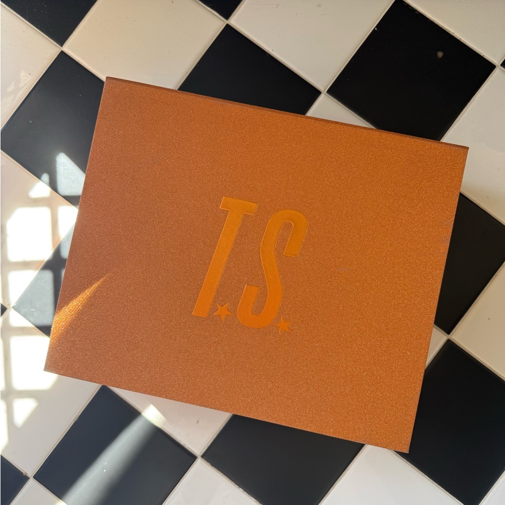 Taylor Swift Life of a Showgirl Cardigan Box Set - Picture 9 of 10